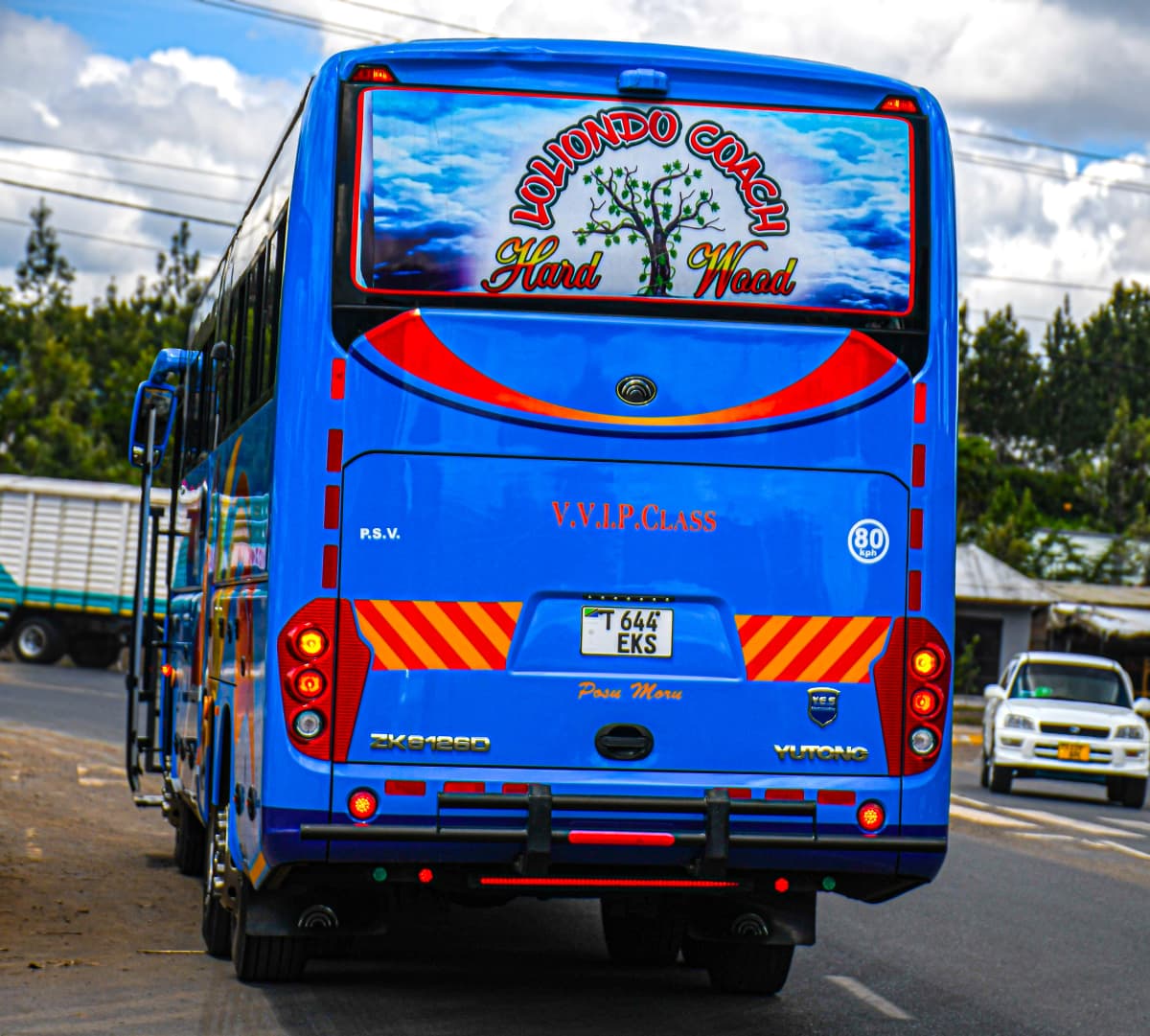 Loliondo Coach Exterior
